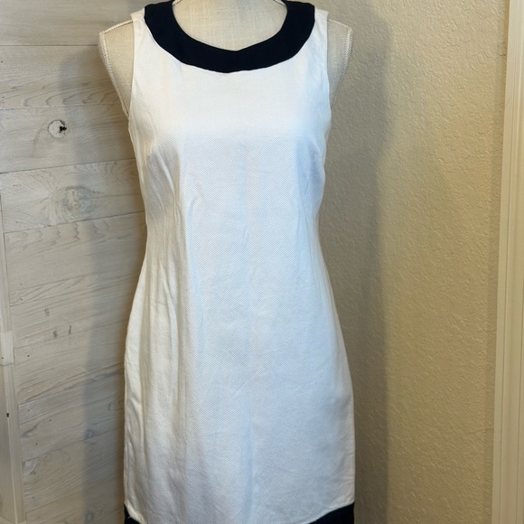 Vineyard Vines‎ size 4 white mini sheath lined with navy trim dress - Picture 3 of 13